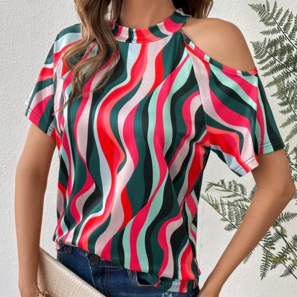 Cute shirt open shoulder